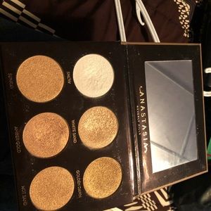Urban Decay Makeup - Authentic make up pallets; urban decay, ABH Urban Decay Makeup - Authentic make up pallets; urban decay, ABH